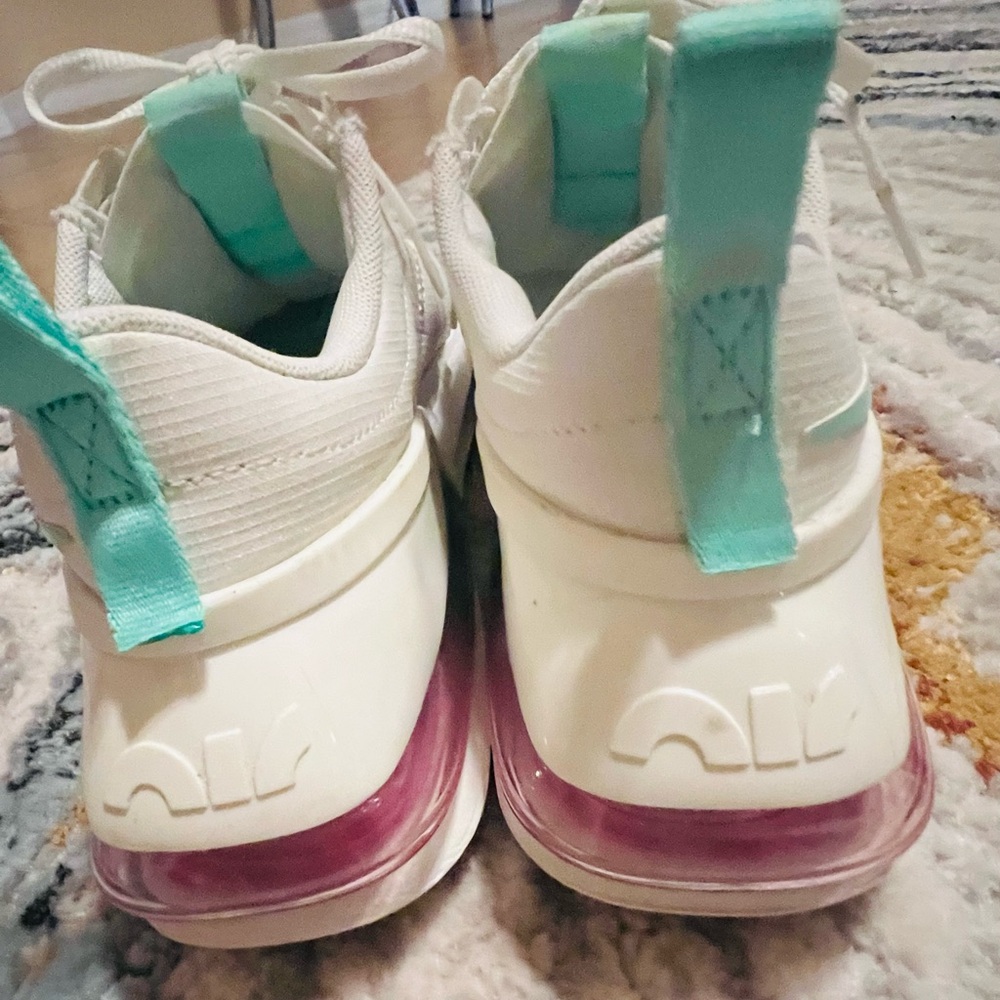 Nike Air Max Woman’s Sneakers in White and Mint - Picture 7 of 7